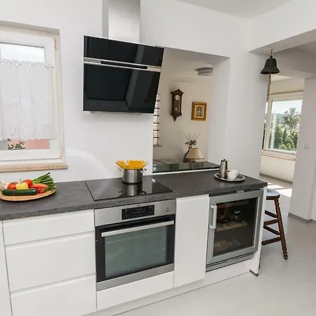 Sun View Apartment