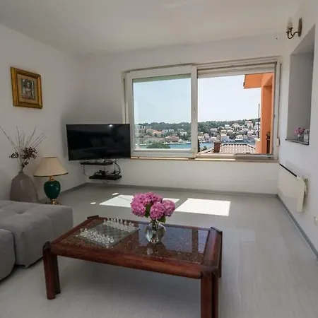 Sun View Apartment *